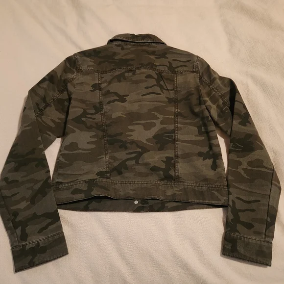 The Loft Camo Twill Jacket - Picture 3 of 7